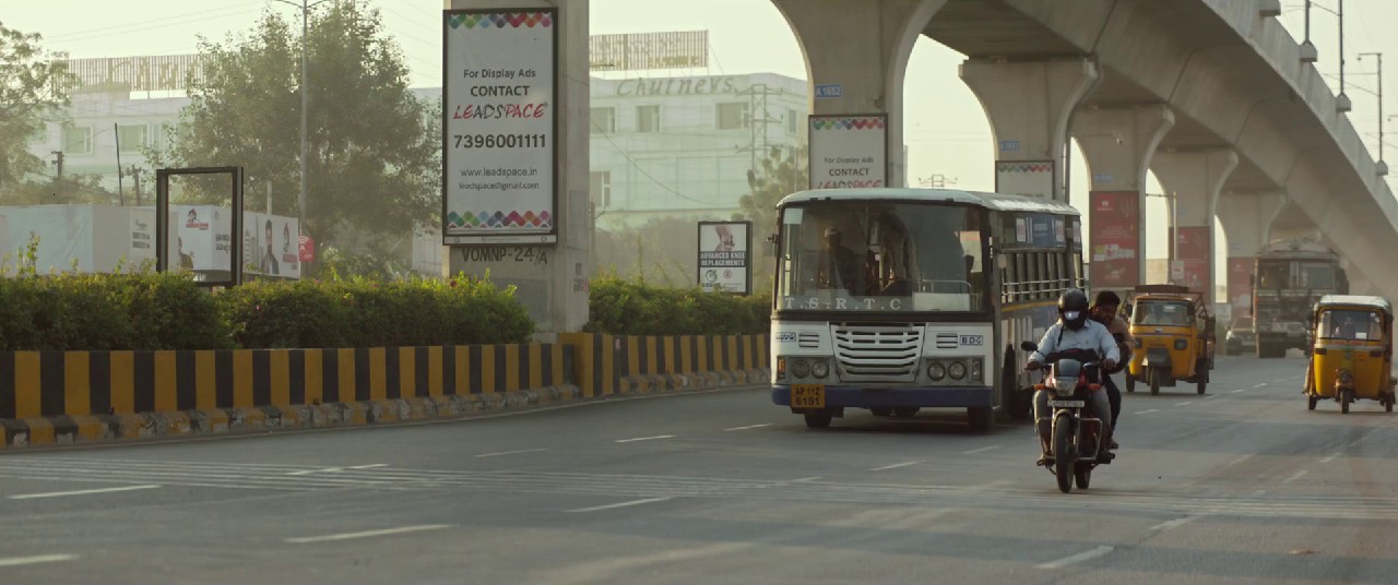 Sammathame (2022) Hindi + Telugu 1080p x264 AVC HE-AAC 2.0 ESub.mkv.0001